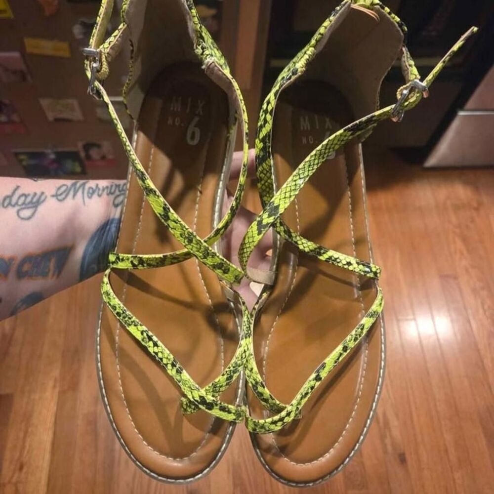 Mix-no-6 Women's Green Sandals